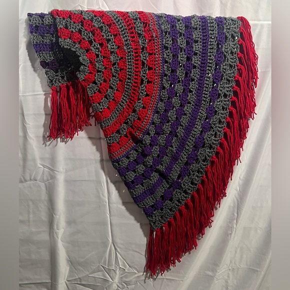 The Rose N Thorn Crocheted Round Mandala Throw Blanket Large - Picture 5 of 8